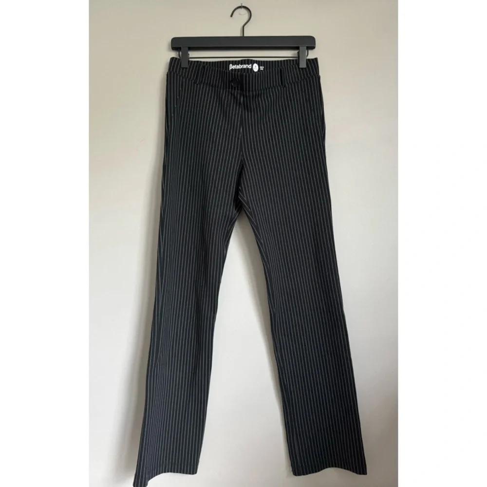 BETABRAND Classic Straight Leg Yoga Dress Pants in Black Pinstripe - Picture 2 of 3